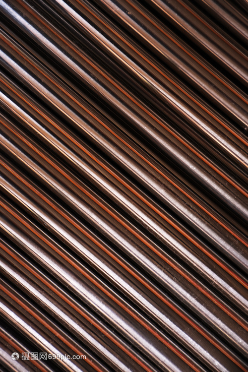 排列整齊的鋼管 工業美學與金屬材料的完美融合